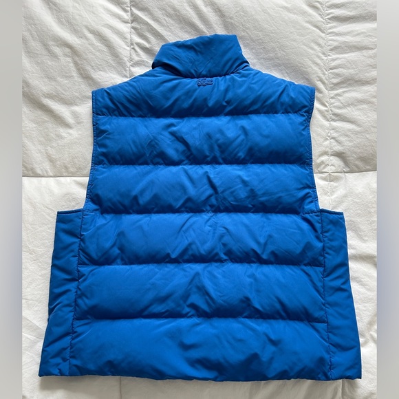 Lacoste sleeveless puffer vest in a soft bleu - Picture 2 of 9